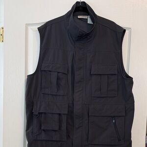 TravelSmith Men's Black Utility Vest Jacket - Travel & Workwear